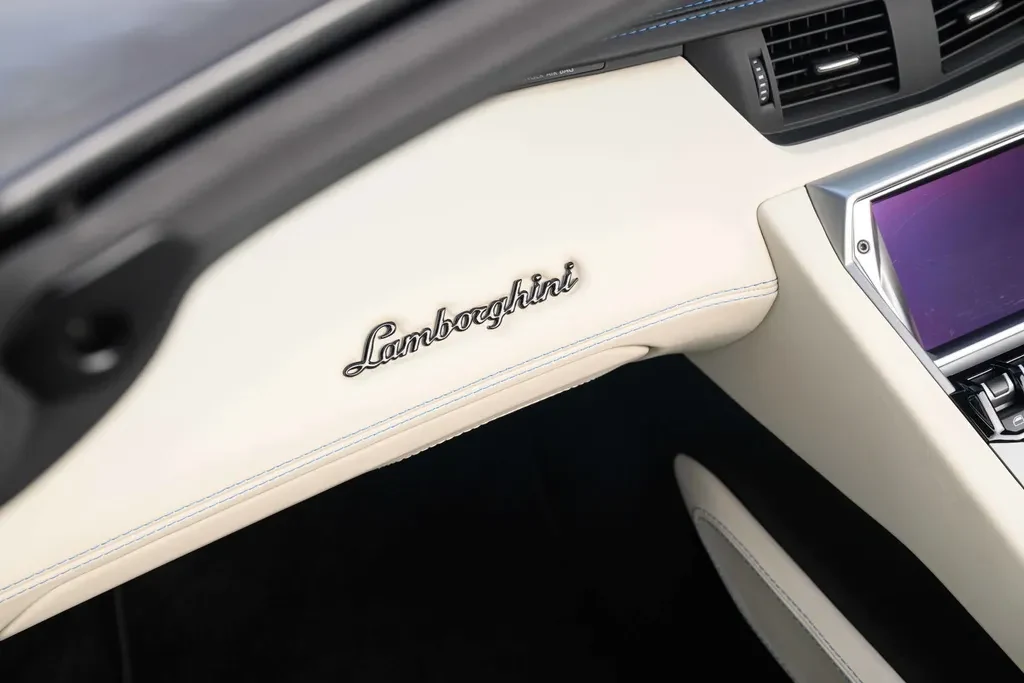 Lamborghini Aventador S Roadster, 8/10