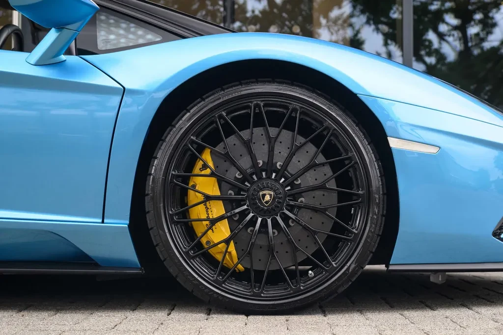 Lamborghini Aventador S Roadster, 9/10
