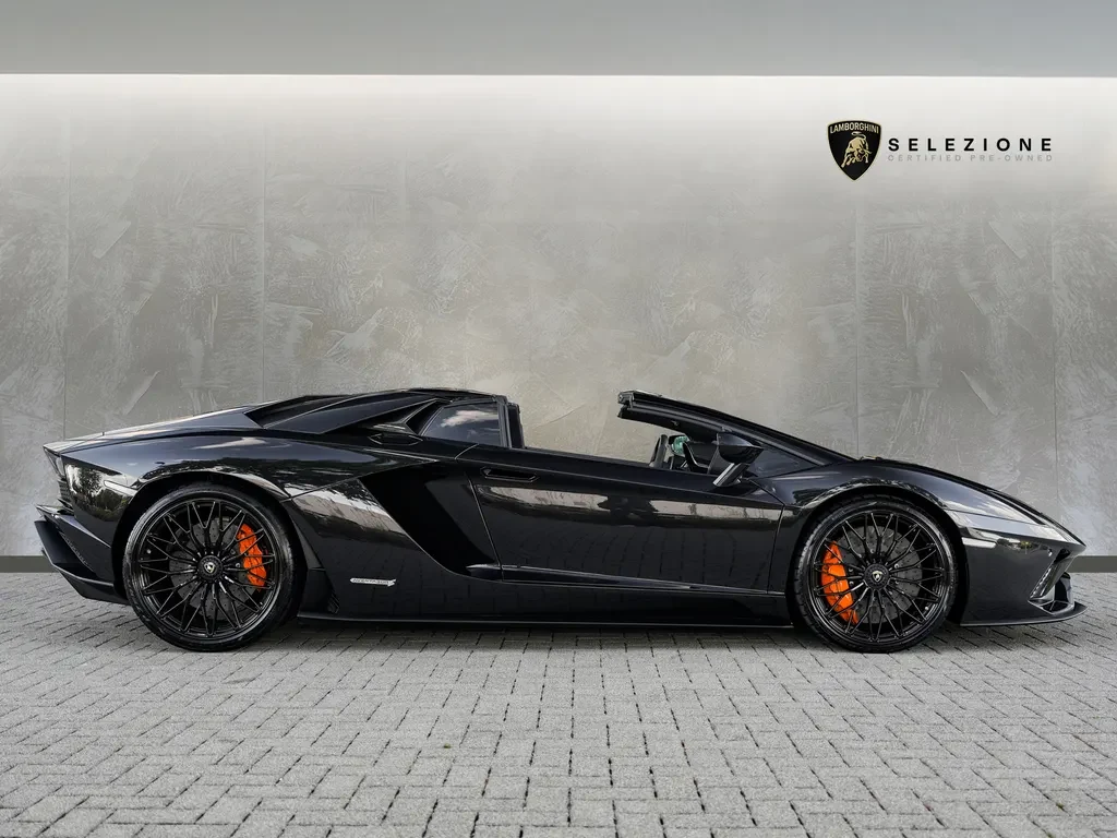 Lamborghini Aventador S Roadster, 2/10