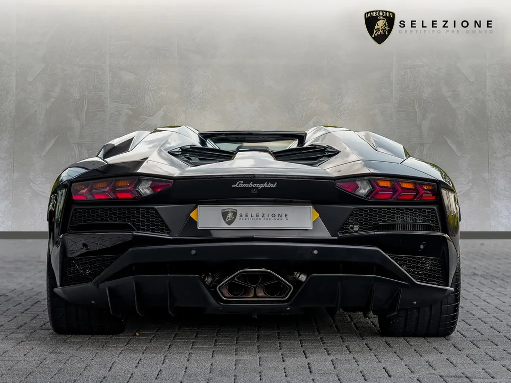 Lamborghini Aventador S Roadster, 4/10