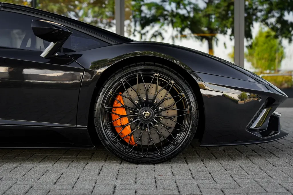 Lamborghini Aventador S Roadster, 9/10