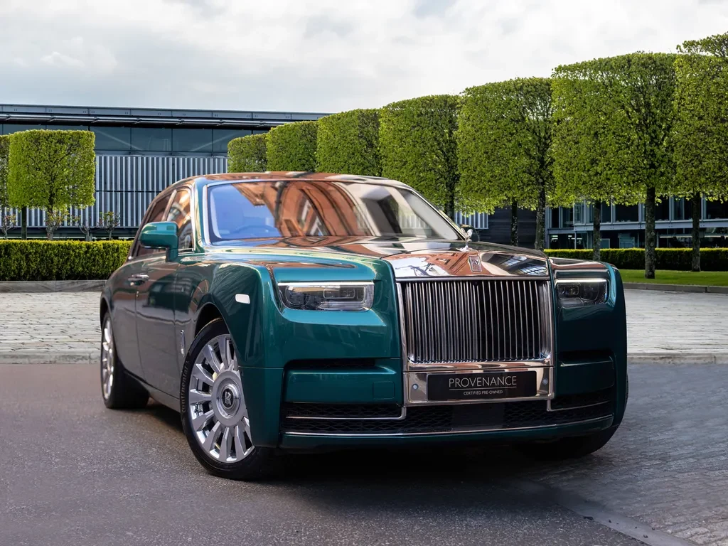 Rolls-Royce Phantom, full-car front three-quarter view.