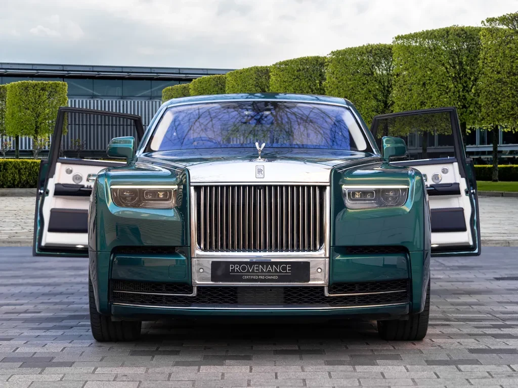 Rolls-Royce Phantom, 8/10