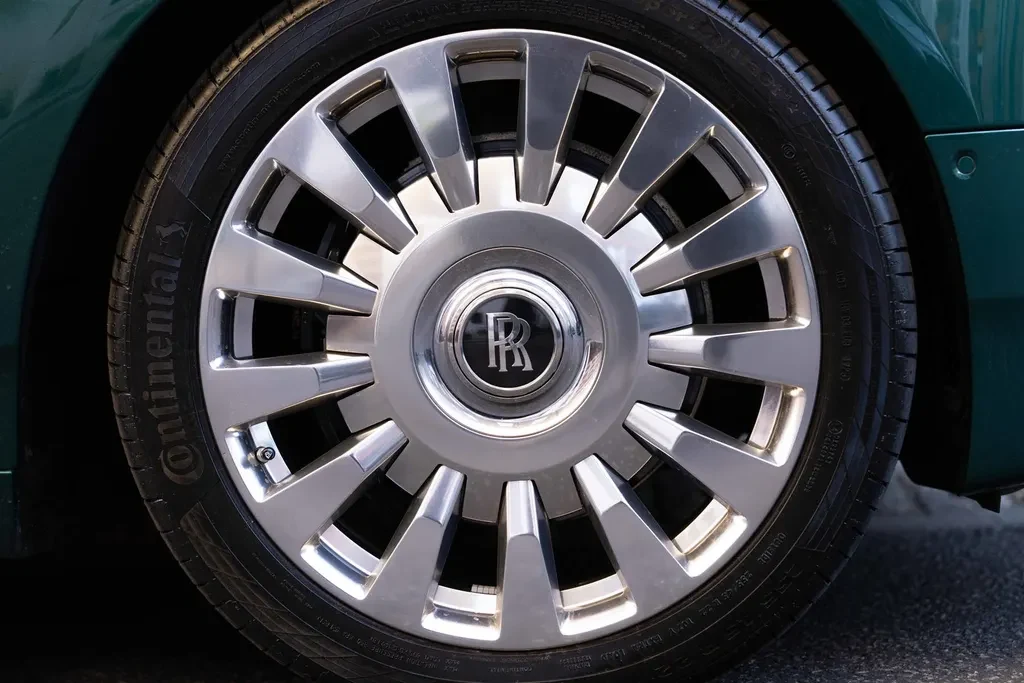 Rolls-Royce Phantom, 9/10