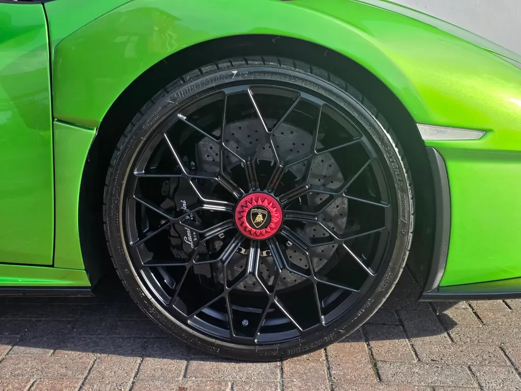 Lamborghini Huracán STO, 9/10