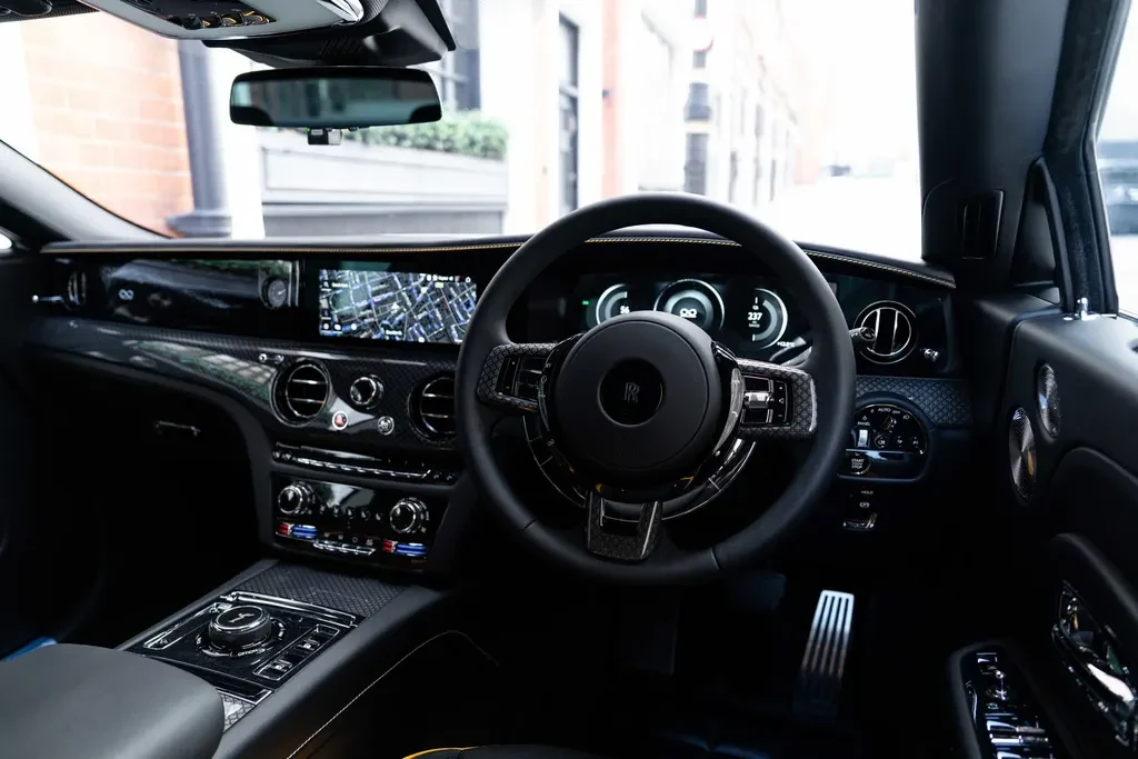 Rolls-Royce Spectre, 4/10