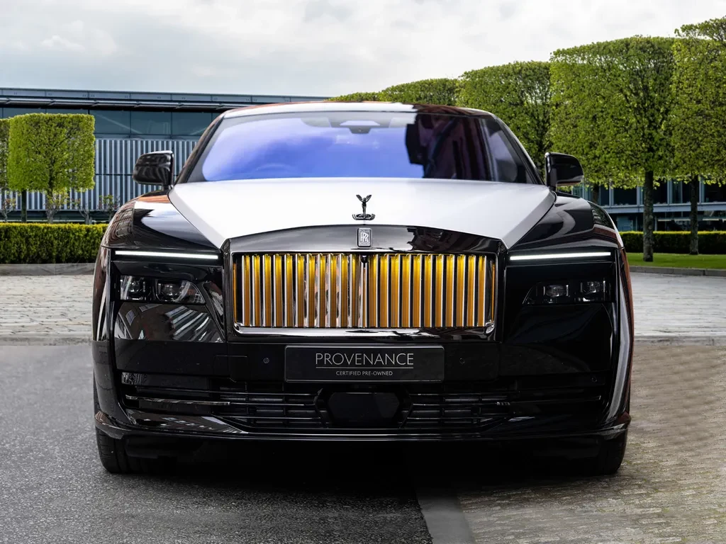 Rolls-Royce Spectre, 6/10