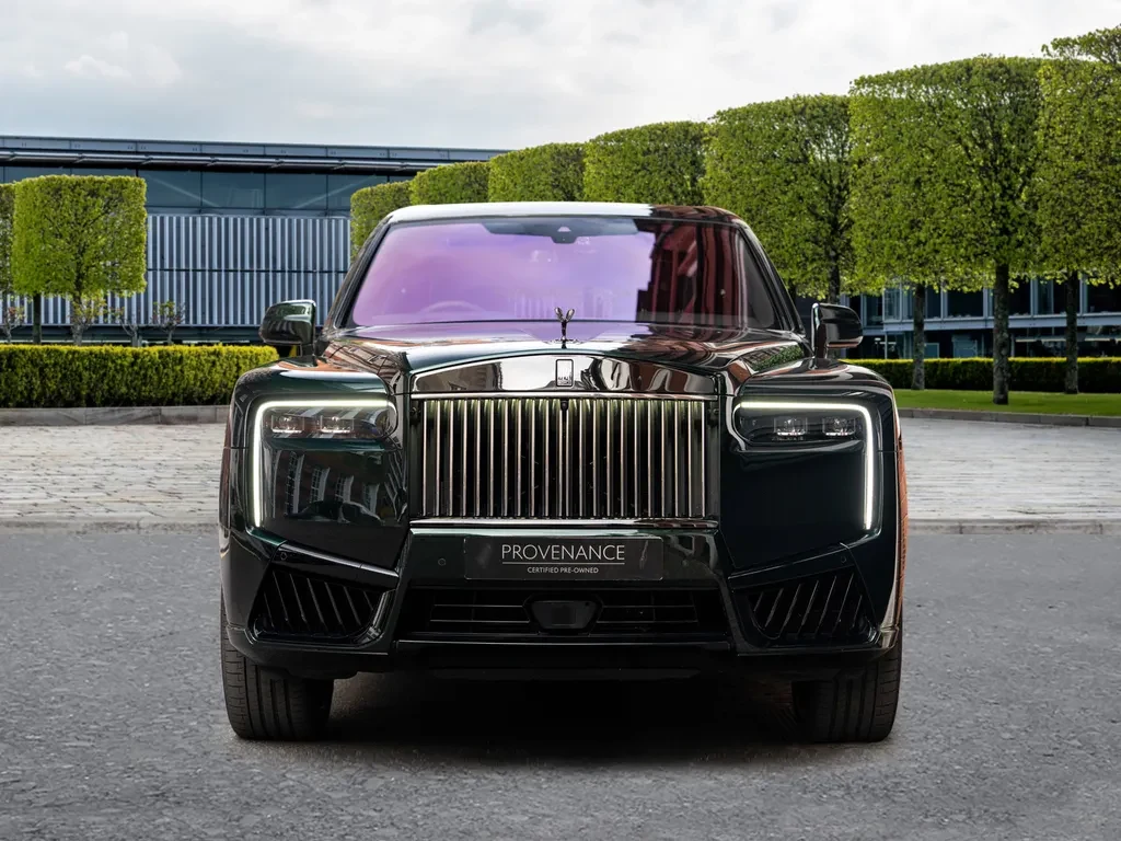Rolls-Royce Cullinan Series II, 6/10
