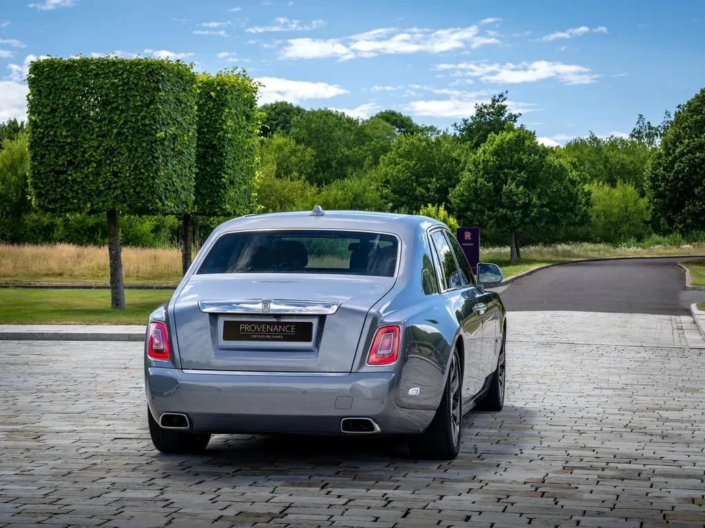Rolls-Royce Phantom, 6/10