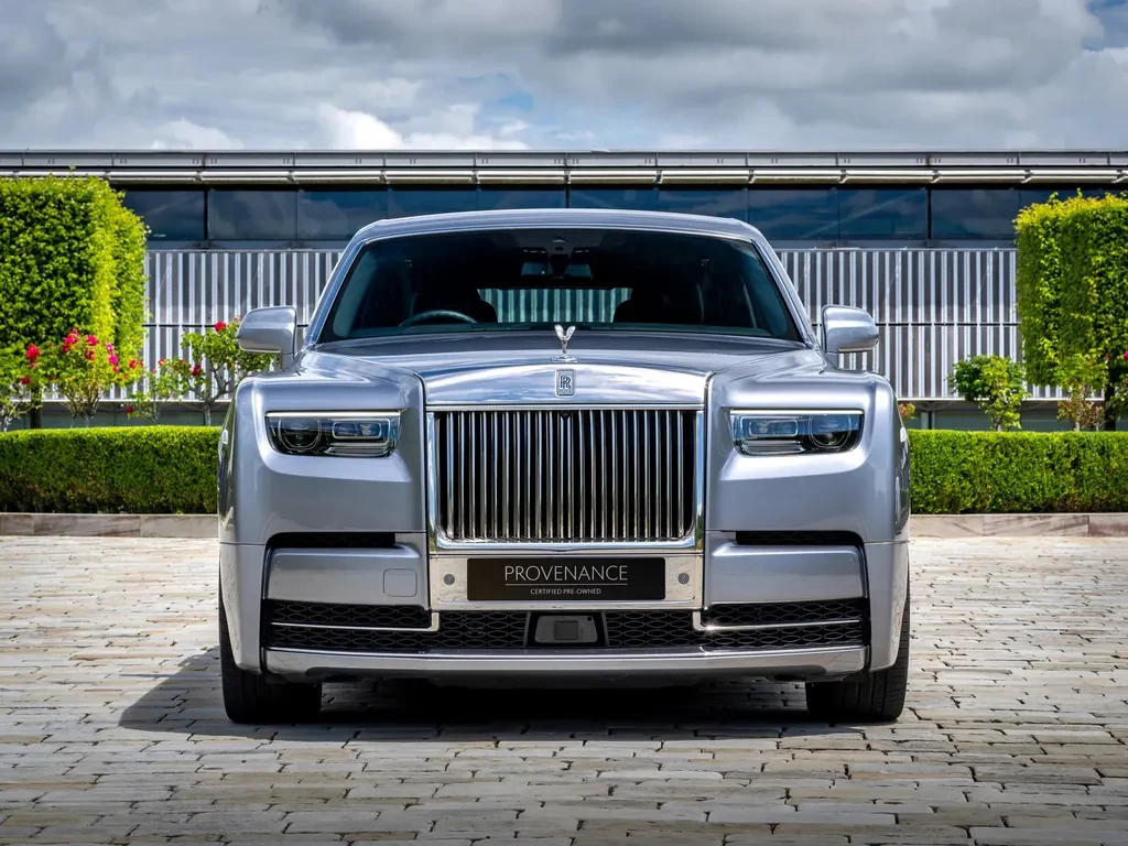 Rolls-Royce Phantom, 7/10