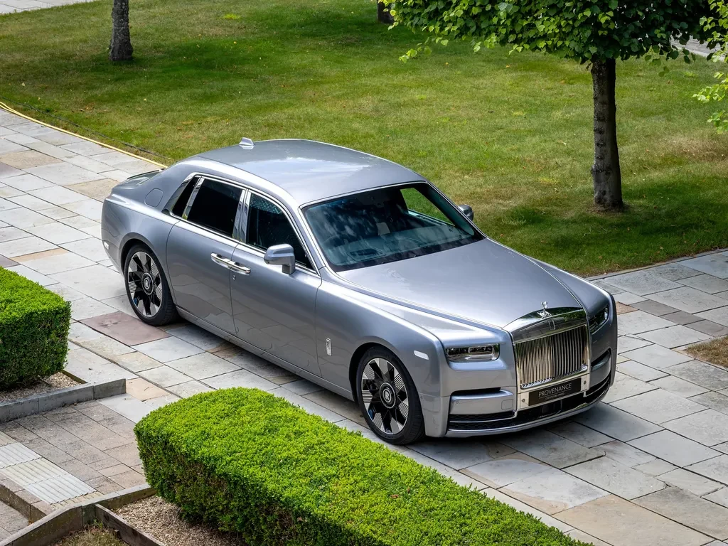 Rolls-Royce Phantom, 8/10