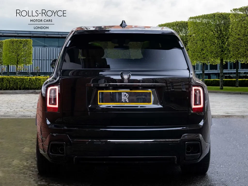 Rolls-Royce Cullinan Series II, 5/10