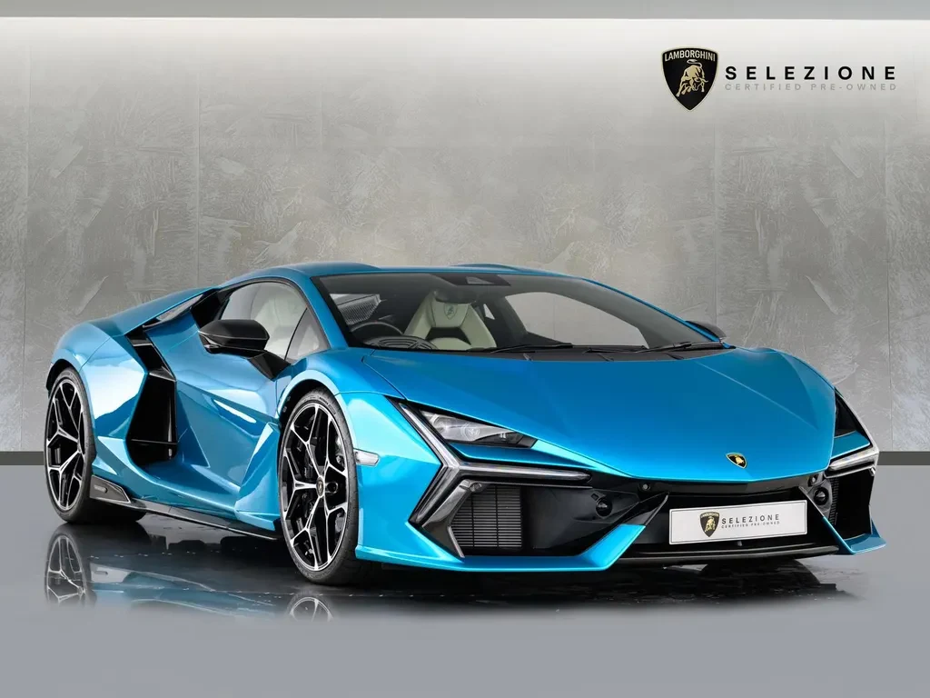 Lamborghini Revuelto, full-car front three-quarter view.