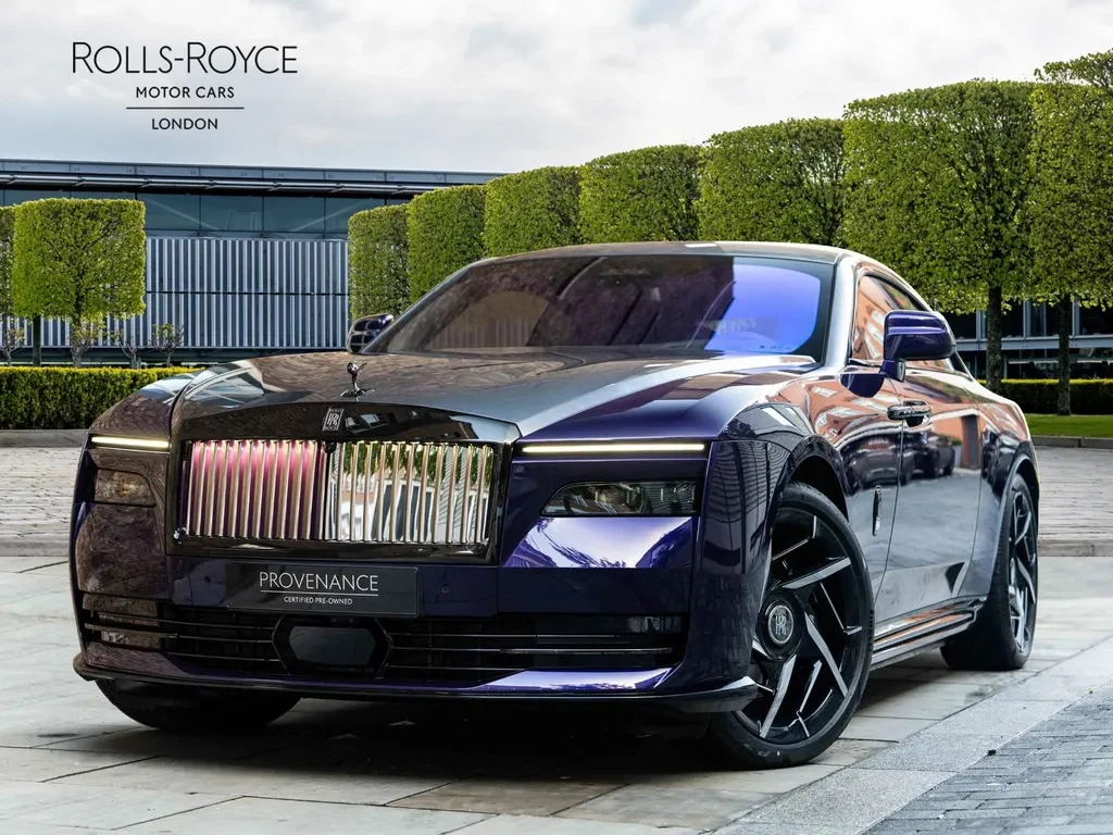 Rolls-Royce Spectre, 3/10