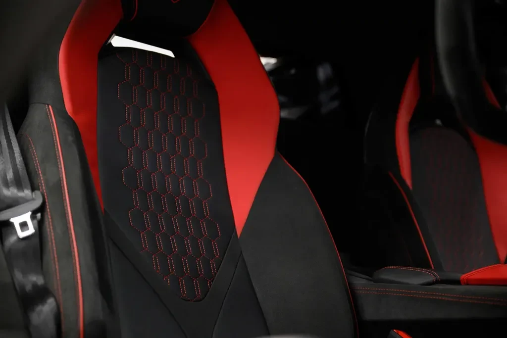 Lamborghini Revuelto, 8/10