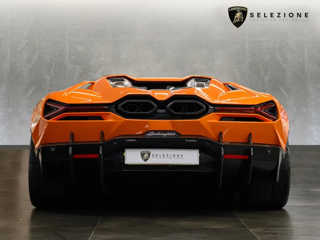 Lamborghini Revuelto, 4/10
