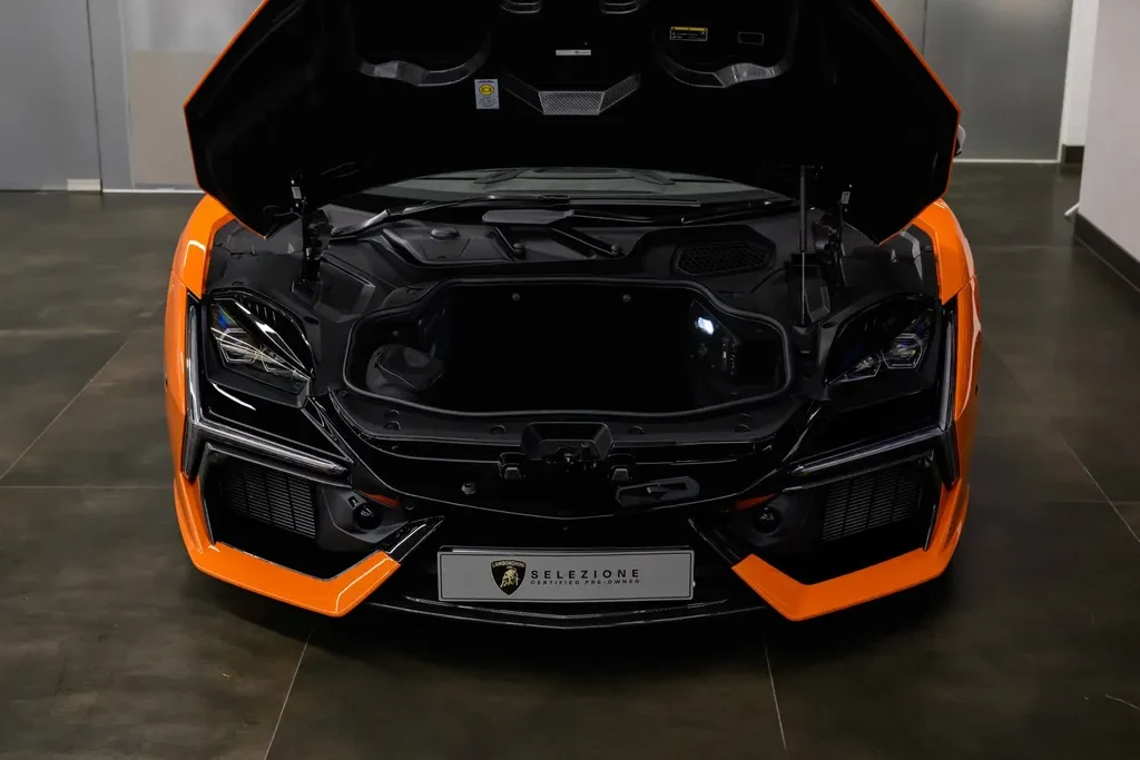 Lamborghini Revuelto, 10/10