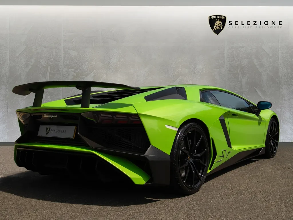Lamborghini Aventador, 3/10