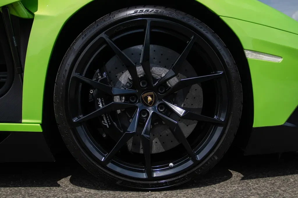 Lamborghini Aventador, 8/10
