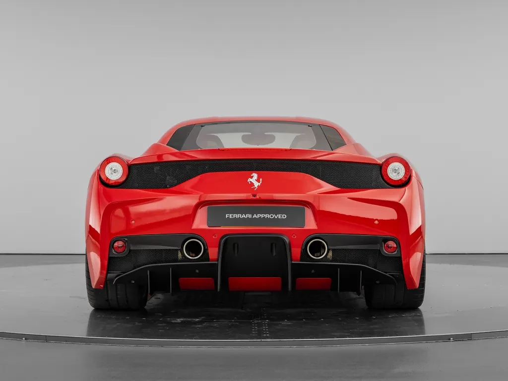 Ferrari 458 Speciale, 6/10