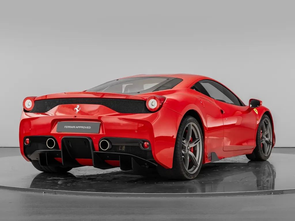 Ferrari 458 Speciale, 7/10