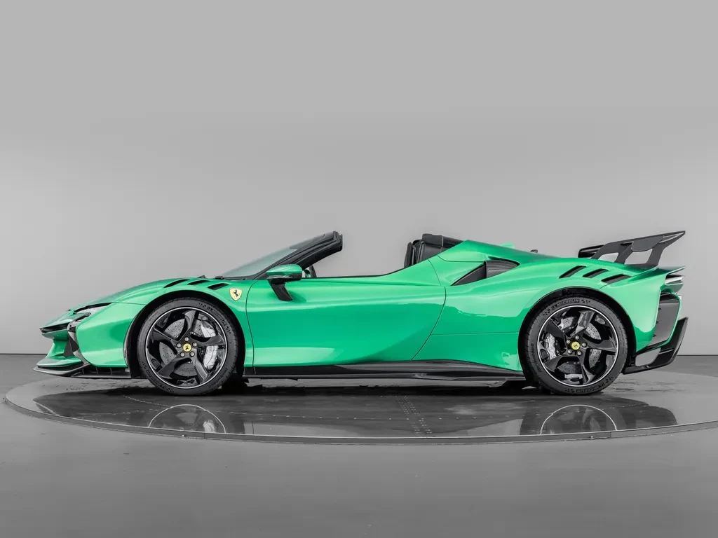 Ferrari SF90 XX Spider, 7/10