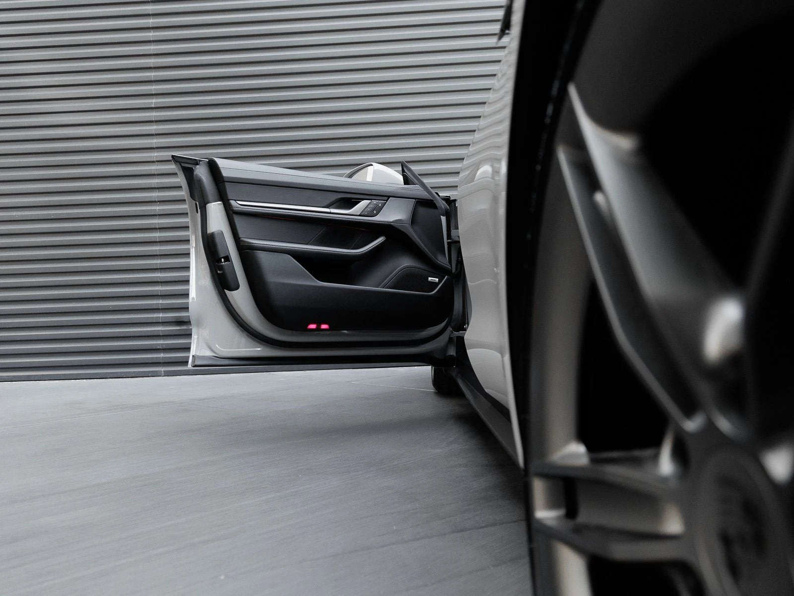 2025 Porsche Taycan Turbo (2025 Update), 14/20
