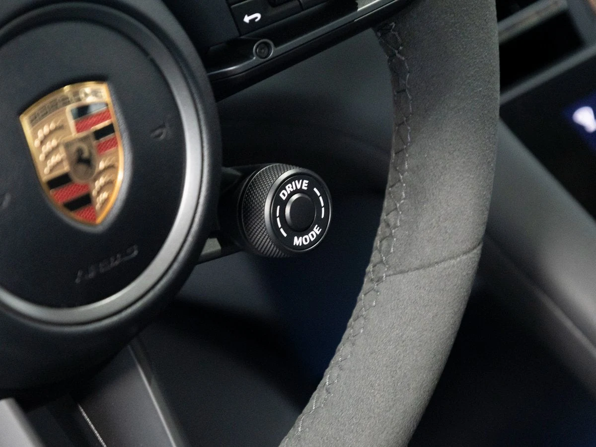 2025 Porsche Taycan 4S (2025 Update), 19/20