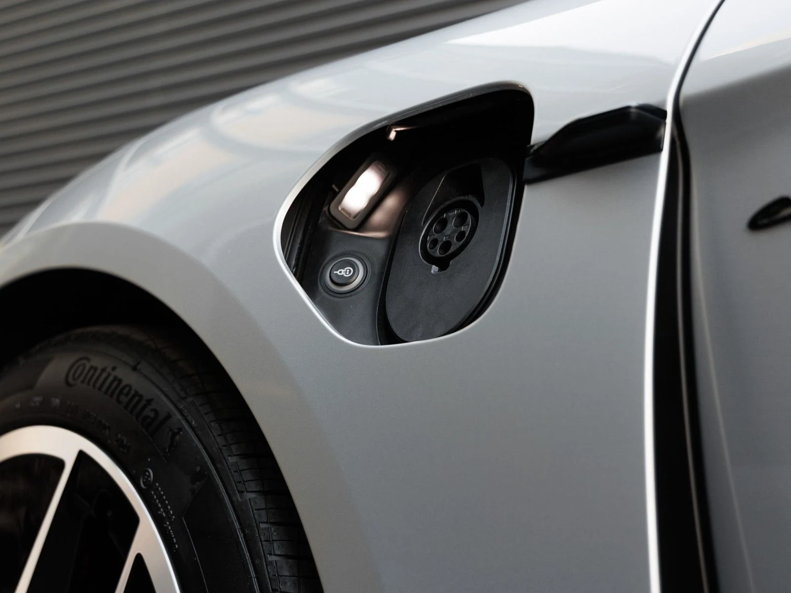 2025 Porsche Taycan 4S (2025 Update), 13/20