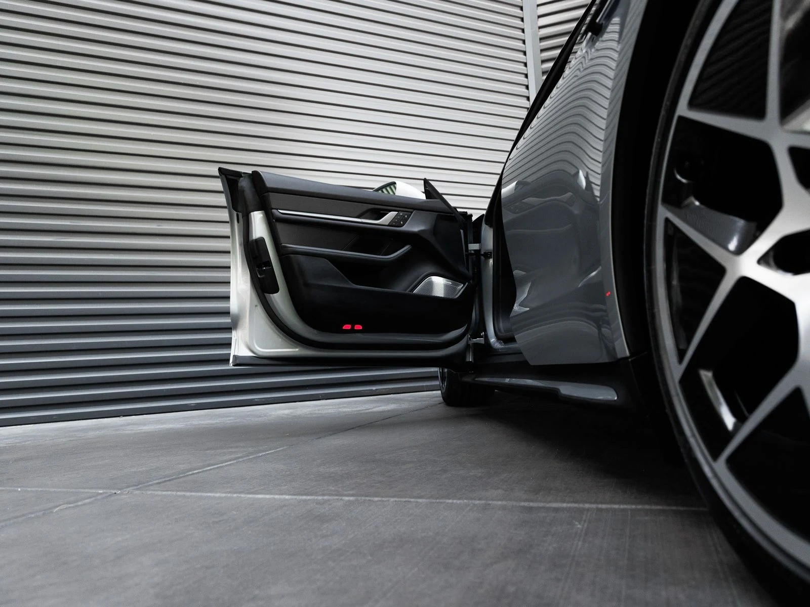 2025 Porsche Taycan 4S (2025 Update), 16/20