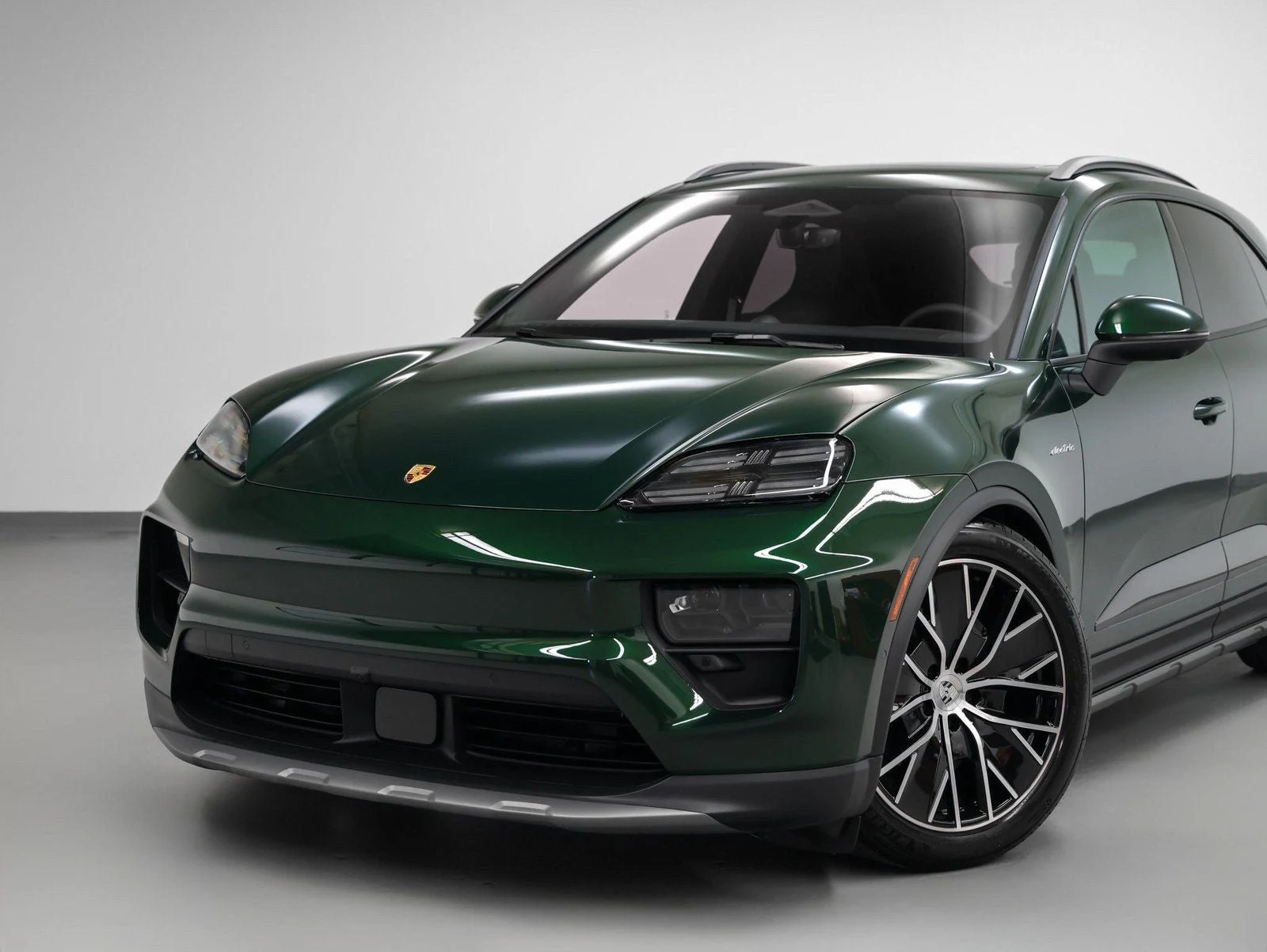 2025 Porsche Macan 4 Electric (XAB), 7/20