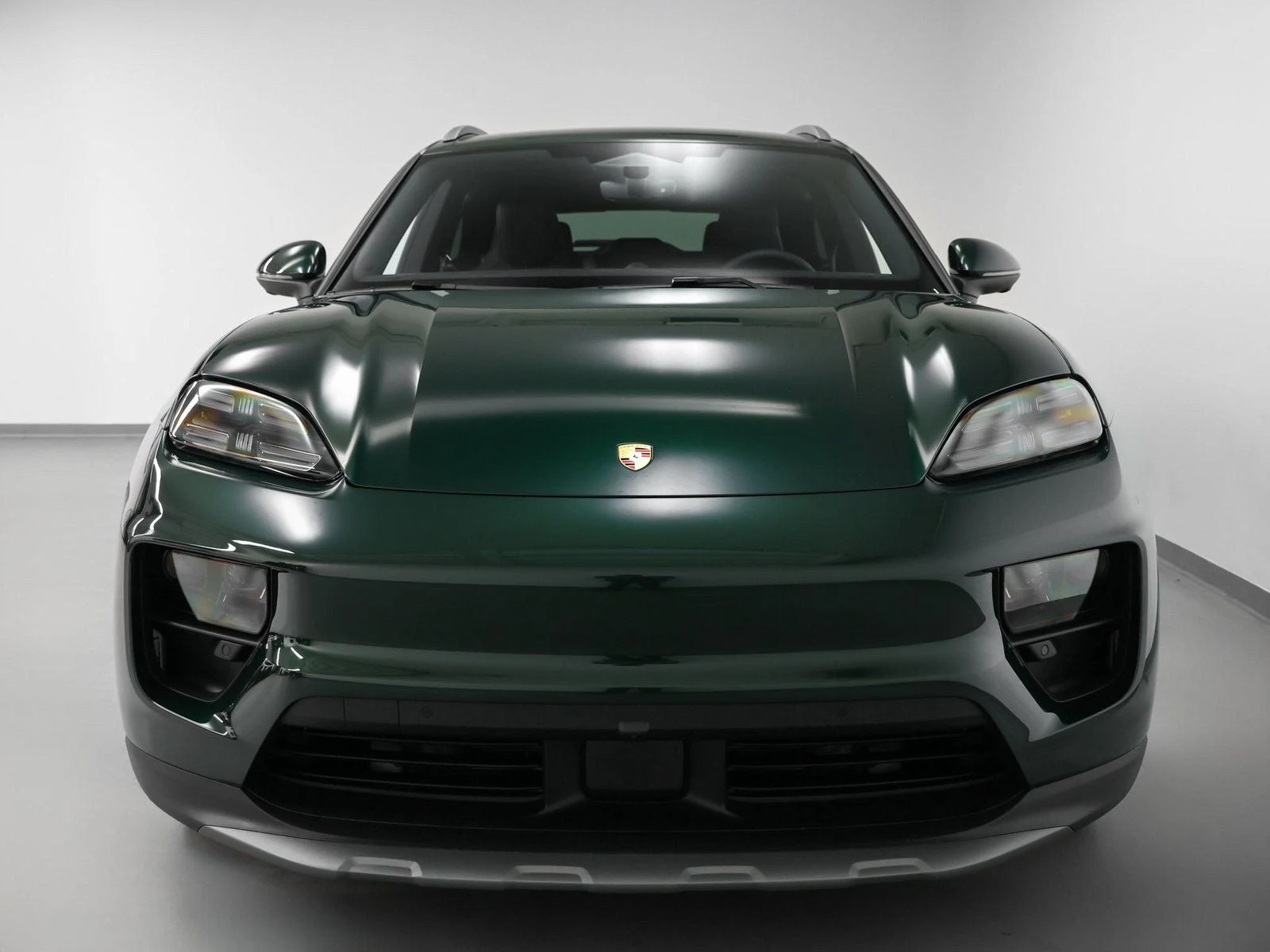 2025 Porsche Macan 4 Electric (XAB), 8/20