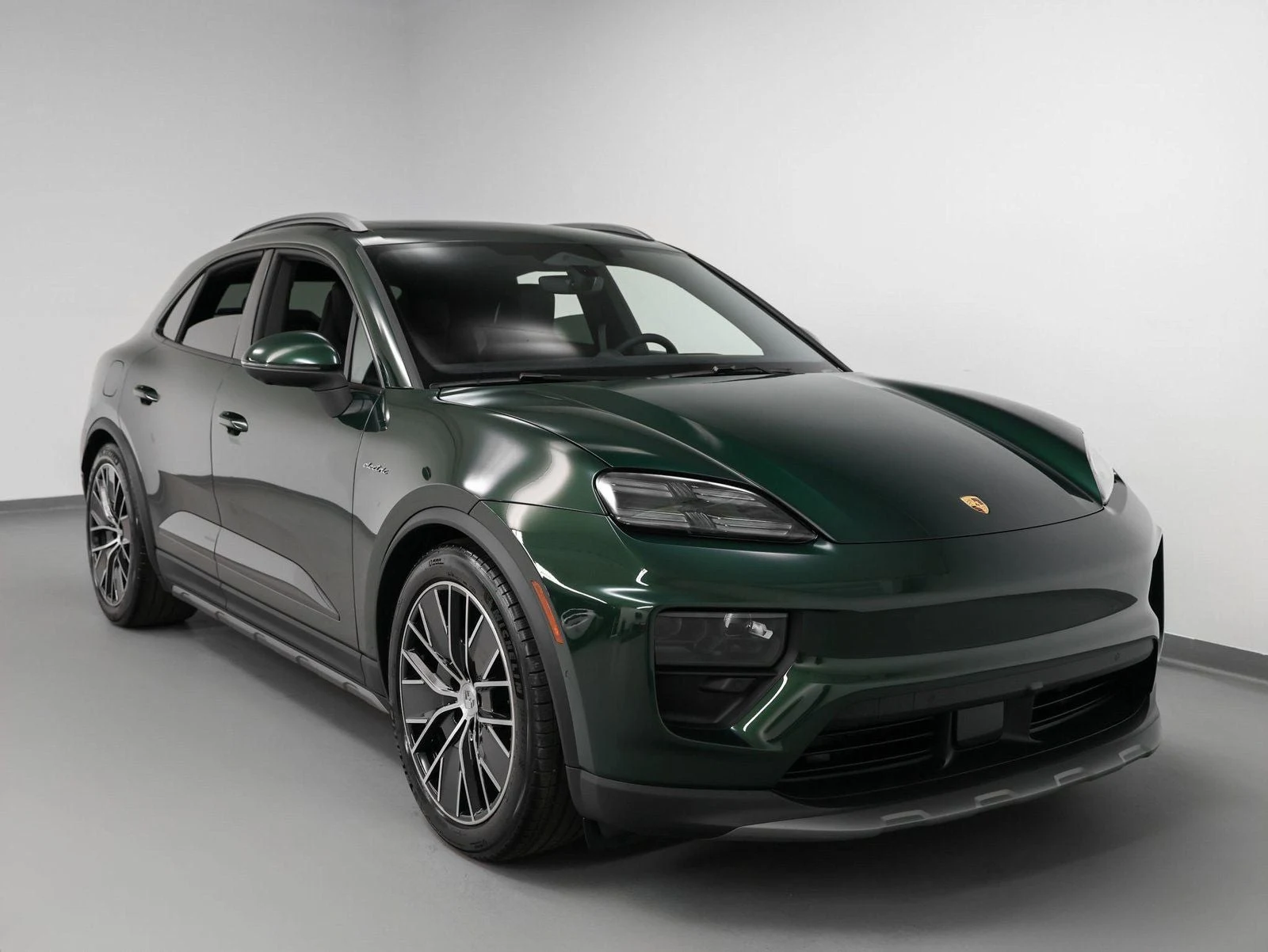 2025 Porsche Macan 4 Electric (XAB), 10/20