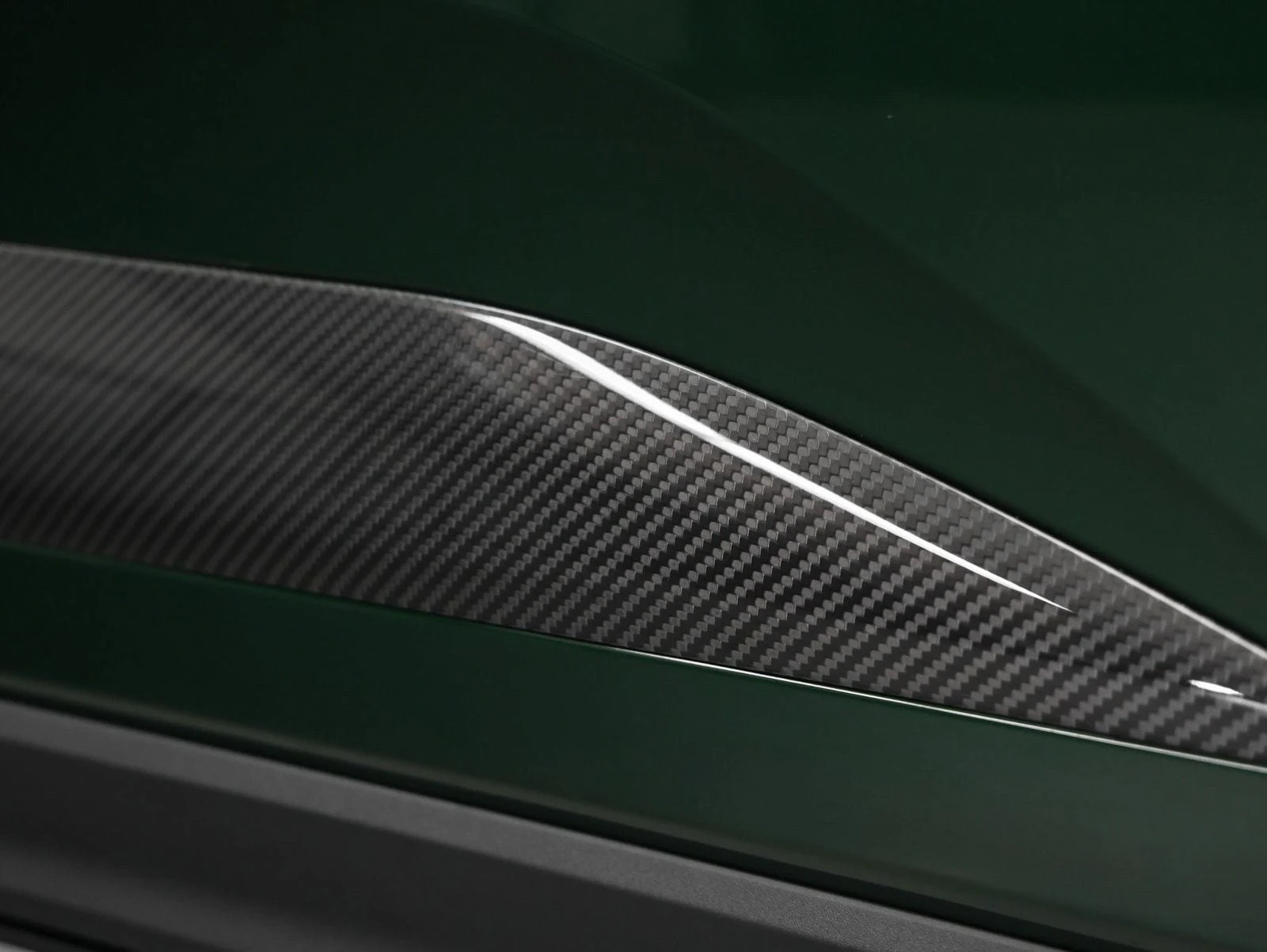 2025 Porsche Macan 4 Electric (XAB), 17/20