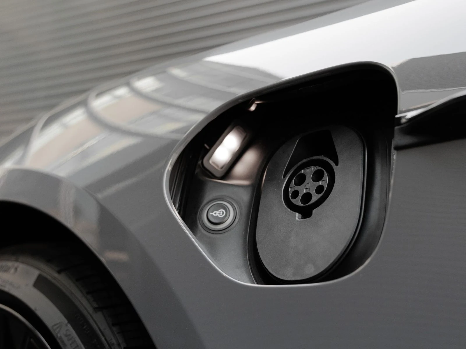 2025 Porsche Taycan 4 Sedan (2025 Update), 13/20
