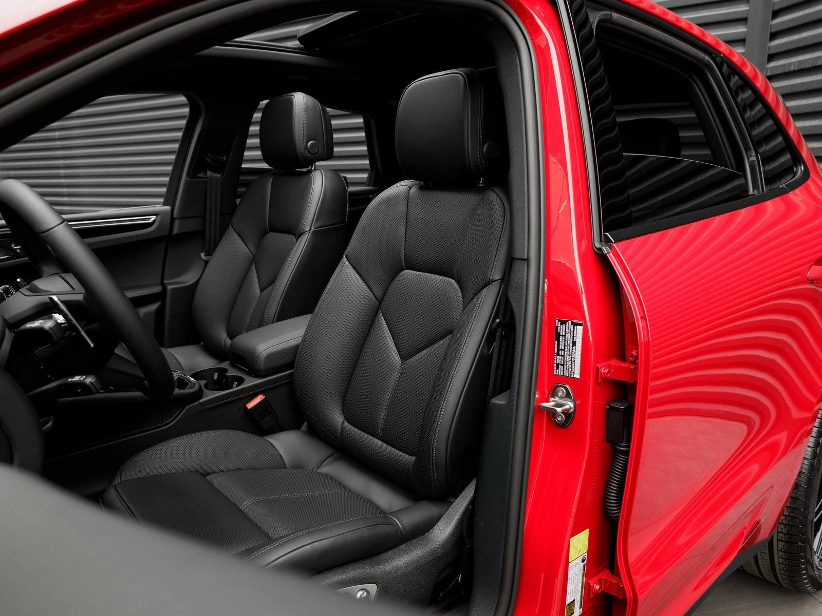 2025 Porsche Macan (95B), 5/20