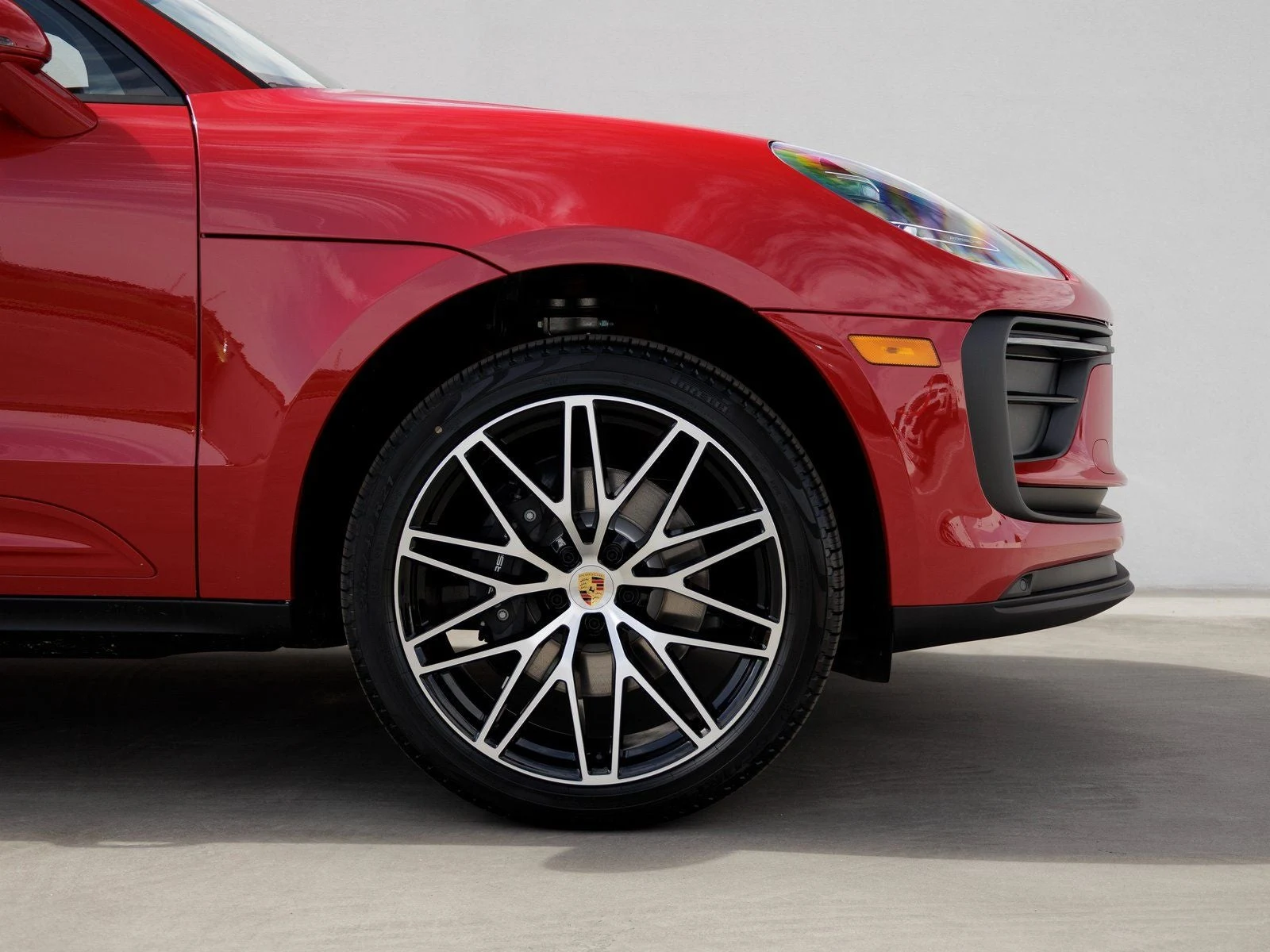 2025 Porsche Macan (95B), 8/20