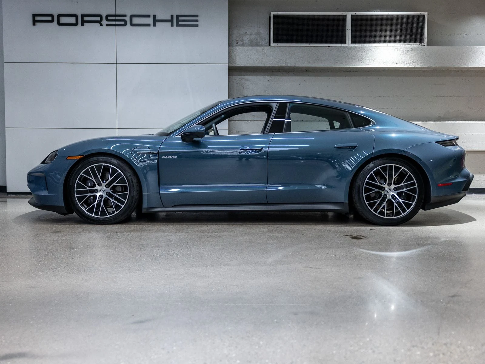 2025 Porsche Taycan 4 Sedan (2025 Update), 2/20
