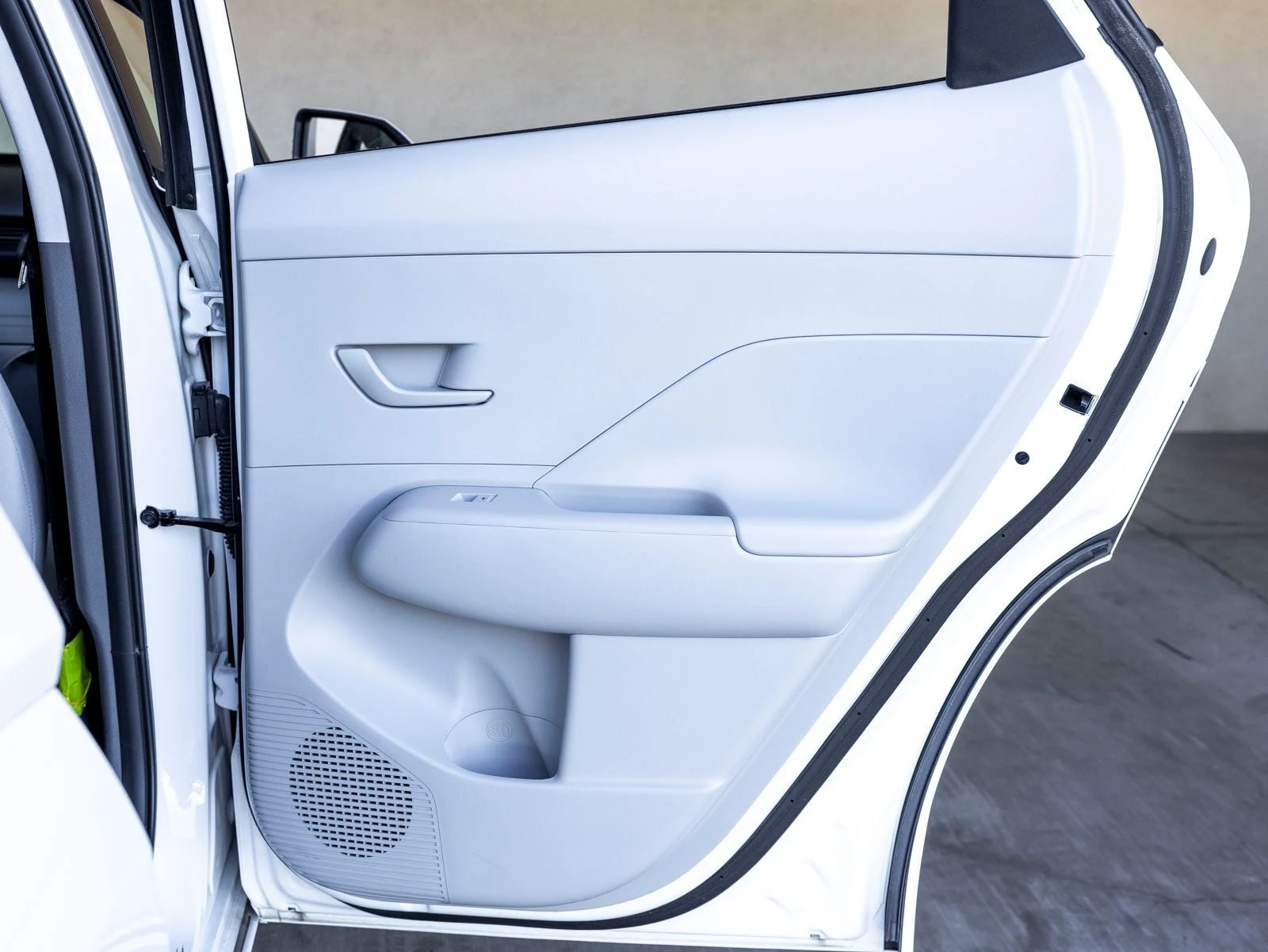 2025 Hyundai Kona Electric SEL (SX2), 17/20