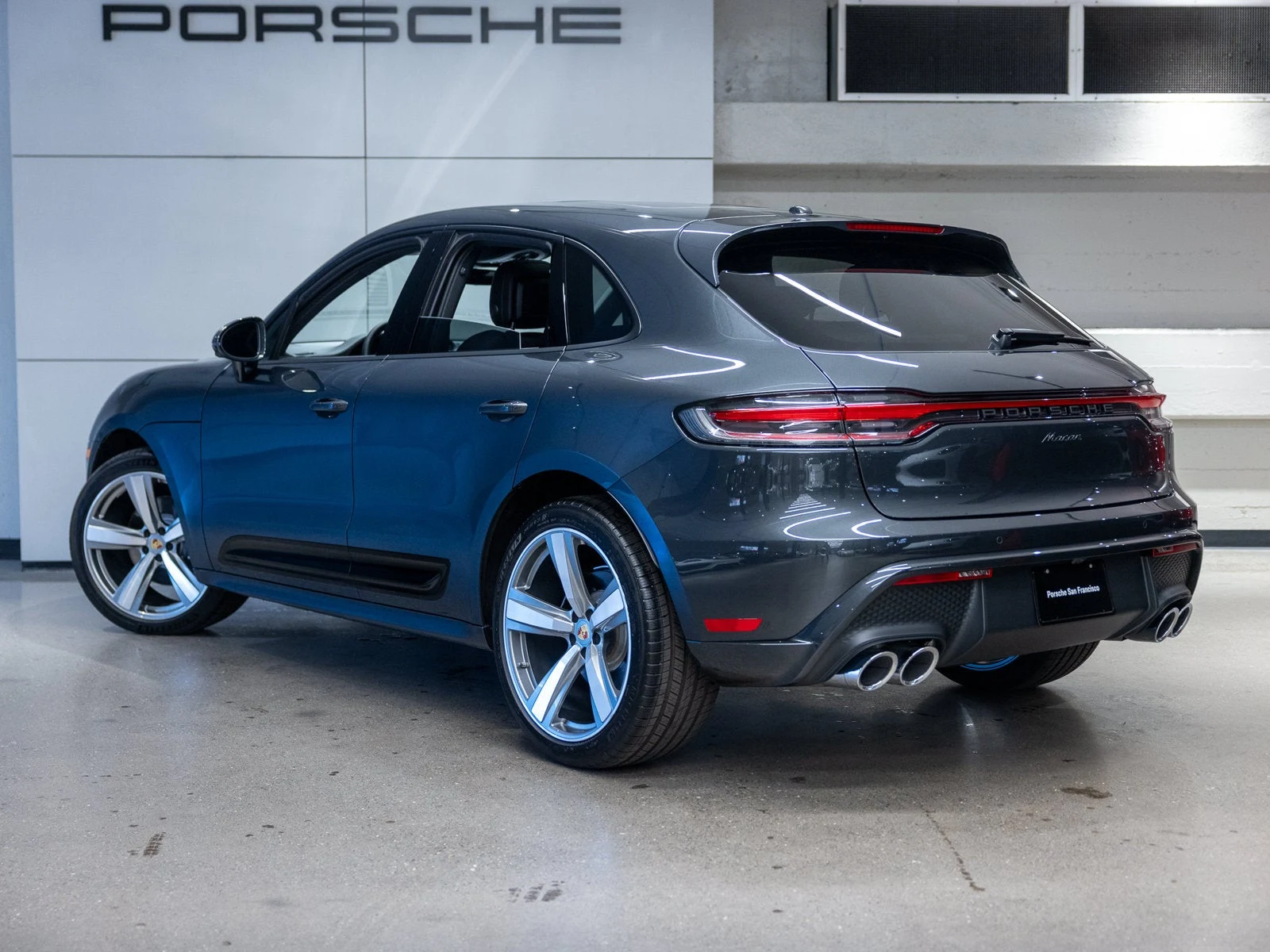 2025 Porsche Macan (95B), 3/20