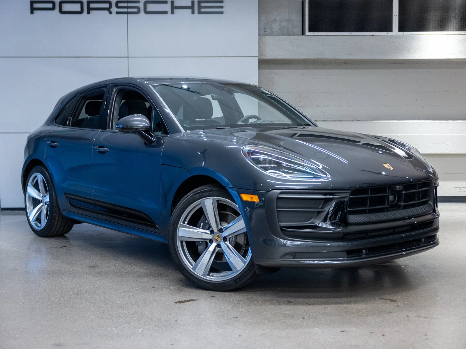 2025 Porsche Macan (95B), 10/20