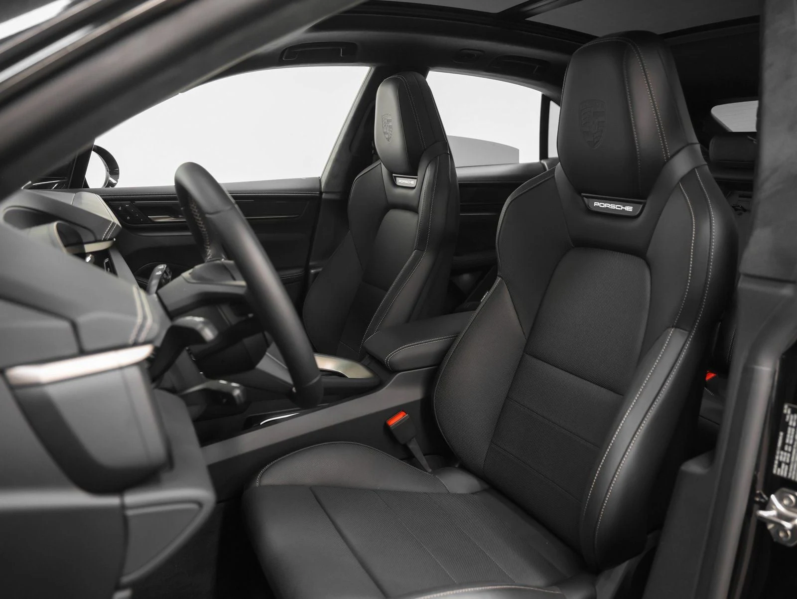 2025 Porsche Macan Turbo Electric (XAB), 5/20