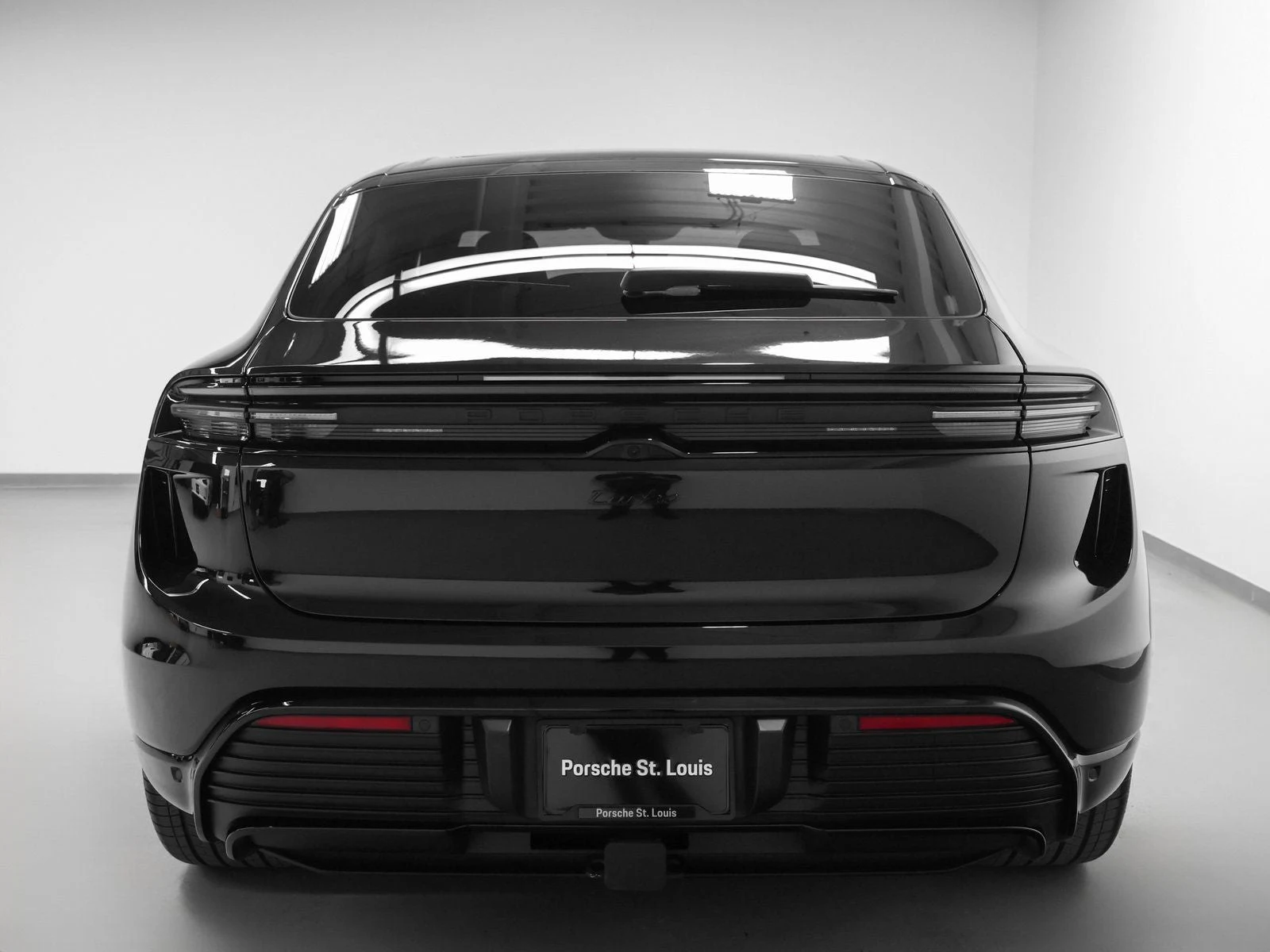 2025 Porsche Macan Turbo Electric (XAB), 10/20