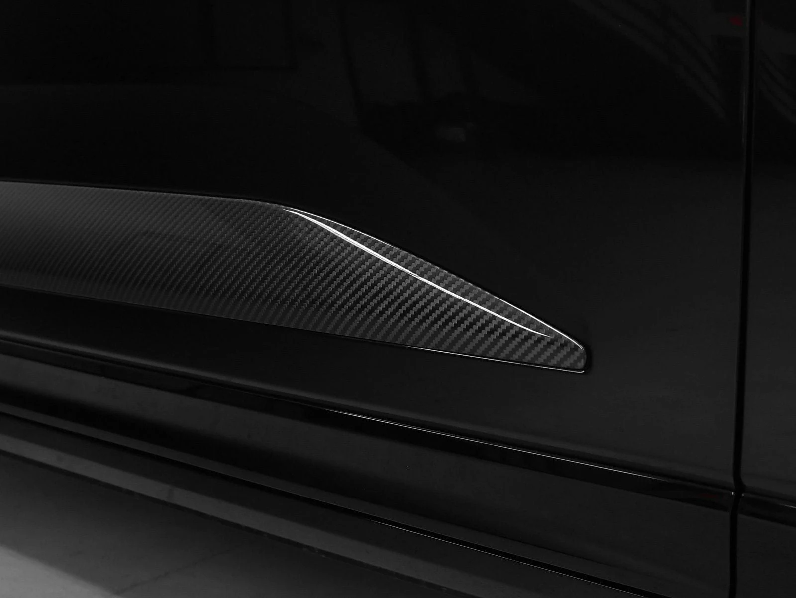 2025 Porsche Macan Turbo Electric (XAB), 15/20