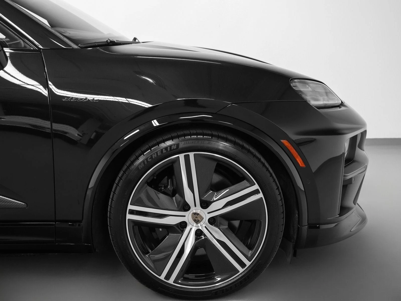 2025 Porsche Macan Turbo Electric (XAB), 16/20