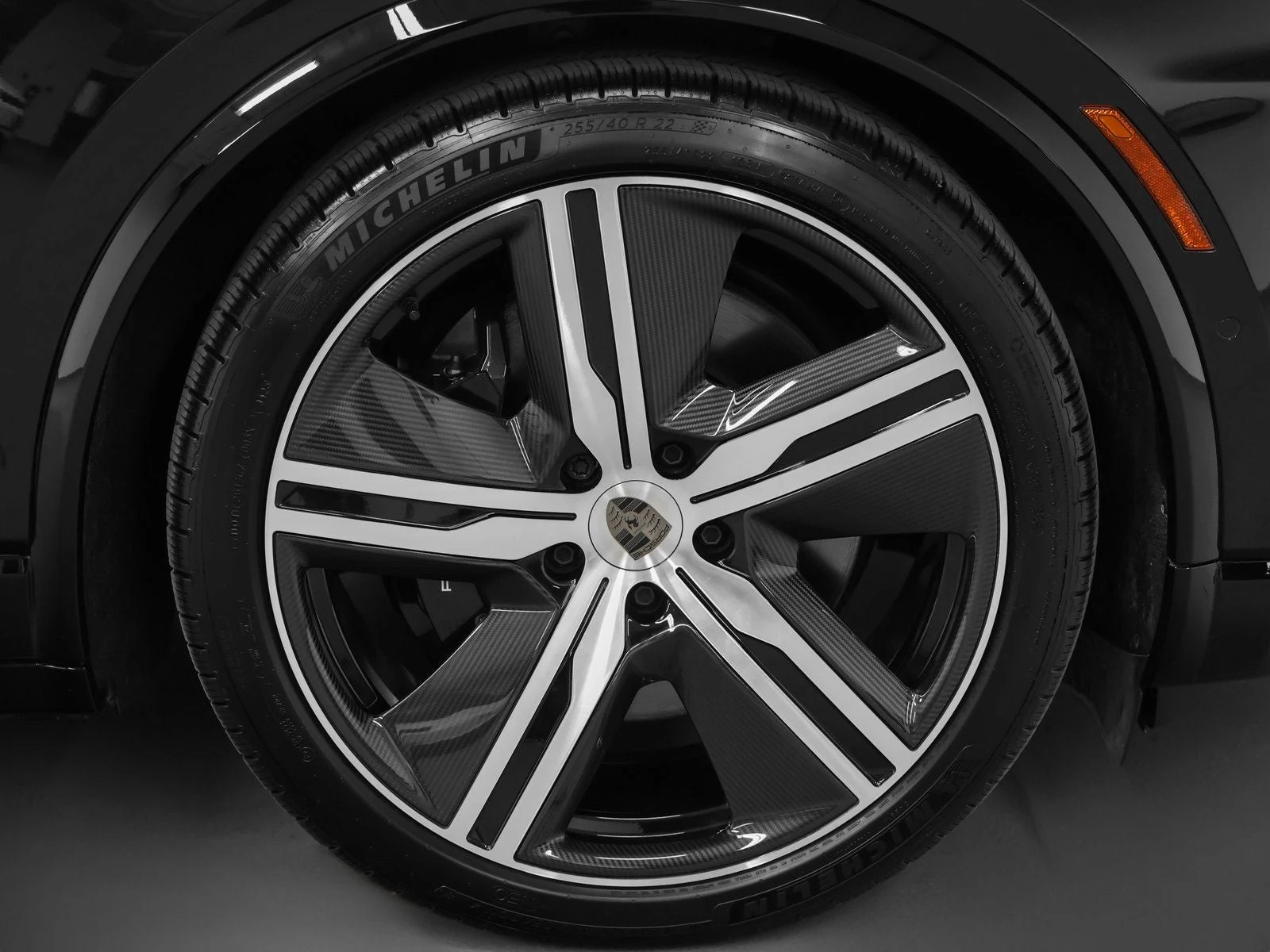 2025 Porsche Macan Turbo Electric (XAB), 17/20