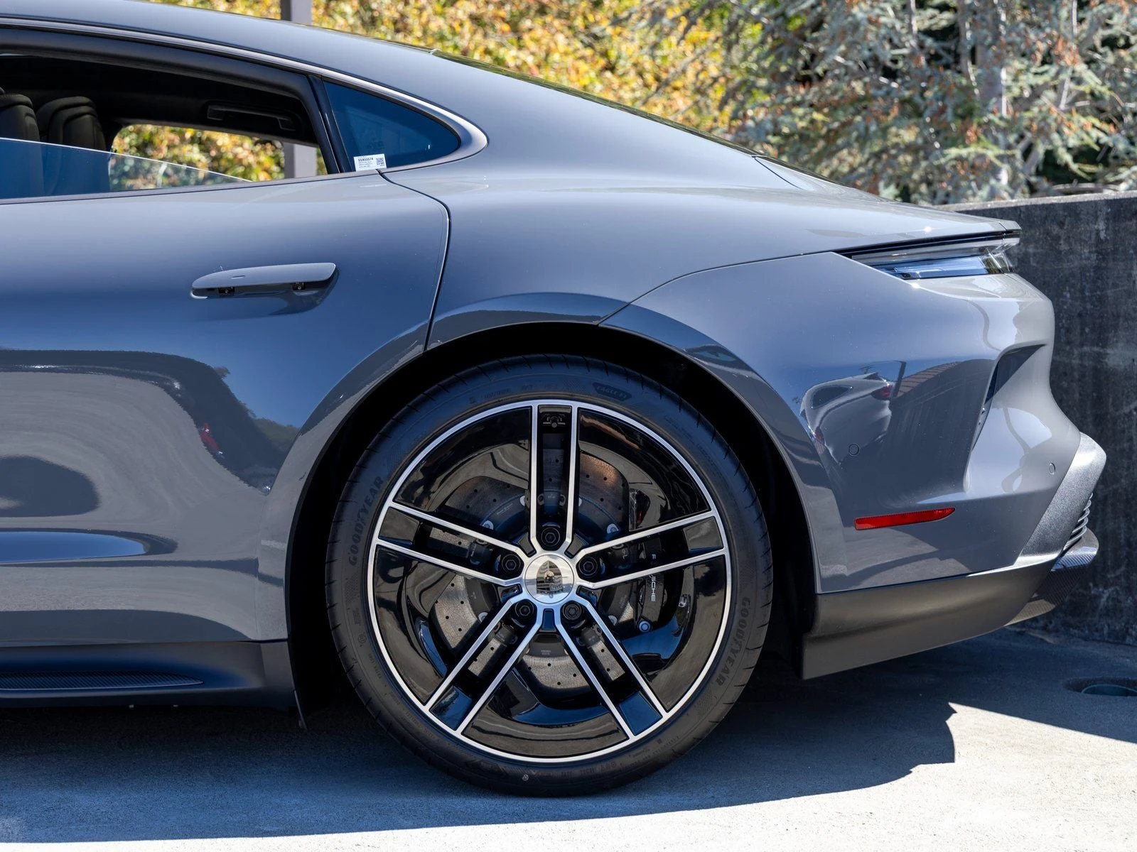 2025 Porsche Taycan Turbo S (2025 Update), 18/20