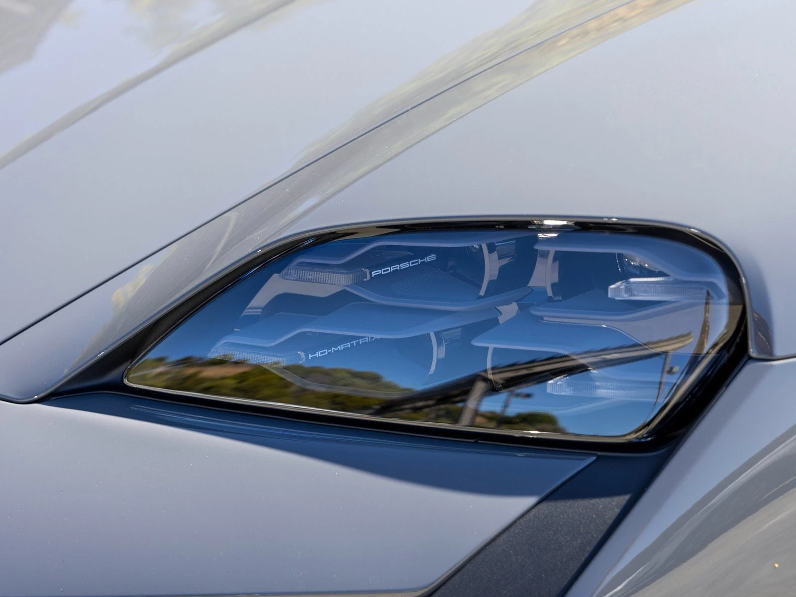 2025 Porsche Taycan Turbo S (2025 Update), 19/20