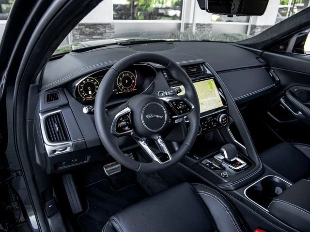 2024 Jaguar E-Pace P250 R-Dynamic SE (X540), 16/20