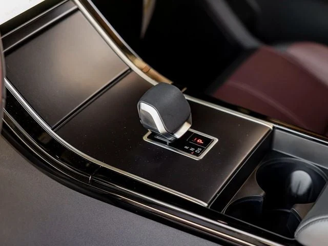 2026 Land Rover Range Rover Velar Autobiography (L560), 19/20